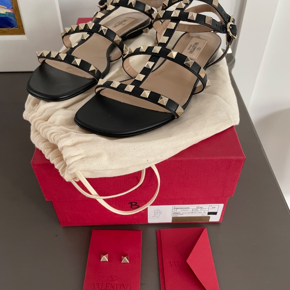 Valentino Garavani Rockstud Sandals - NWOT - Picture 3 of 6